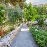 호텔 Petit Garden By Flacalco 칼라 라트자다