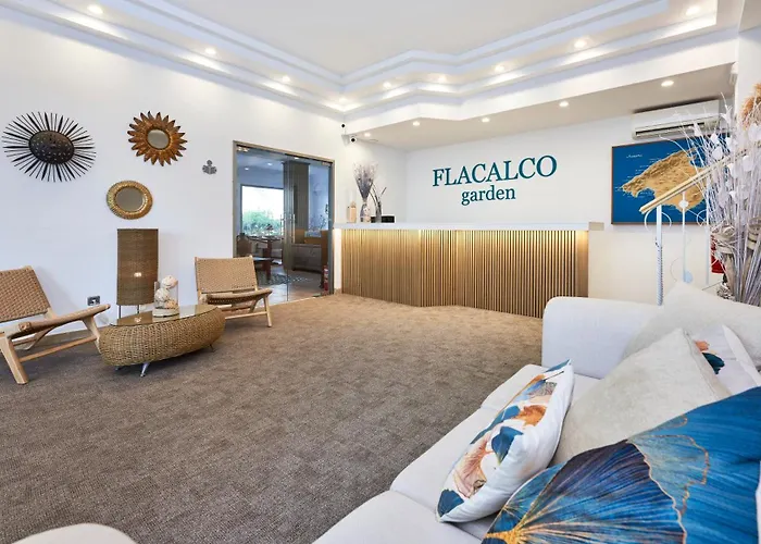 Hotel Petit Garden By Flacalco